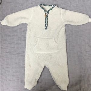 ⭐️ CARTERS fuzzy fleece coverall